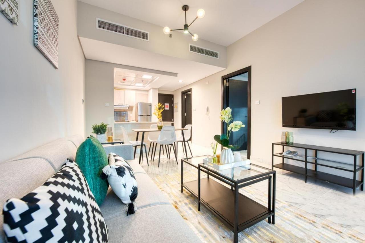 Elite Lux Holiday Homes - Cozy & Stylish 1 Bedroom With Huge Pools & World Class Gym Дубай Екстериор снимка