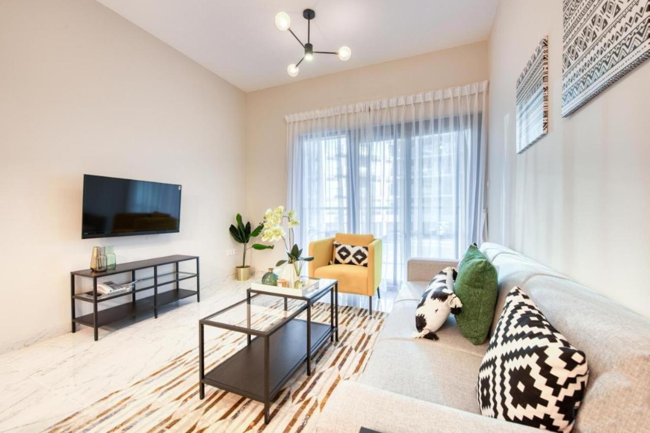 Elite Lux Holiday Homes - Cozy & Stylish 1 Bedroom With Huge Pools & World Class Gym Дубай Екстериор снимка